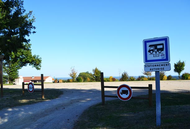 Aire camping car Saint-Michel-Mont-Mercure