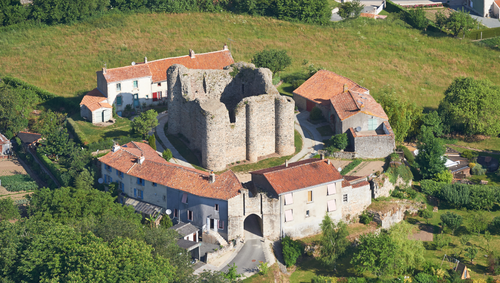 Donjon de Châteaumur