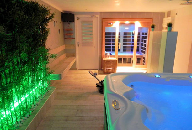 gote groupe avec jacuzzi et sauna