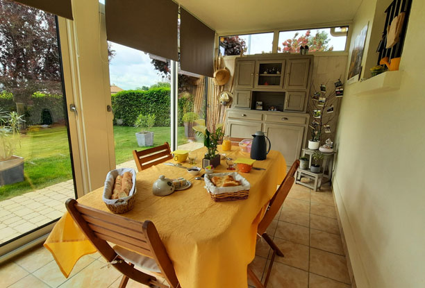 Table de petit déjeuner en Chambre d'hôtes