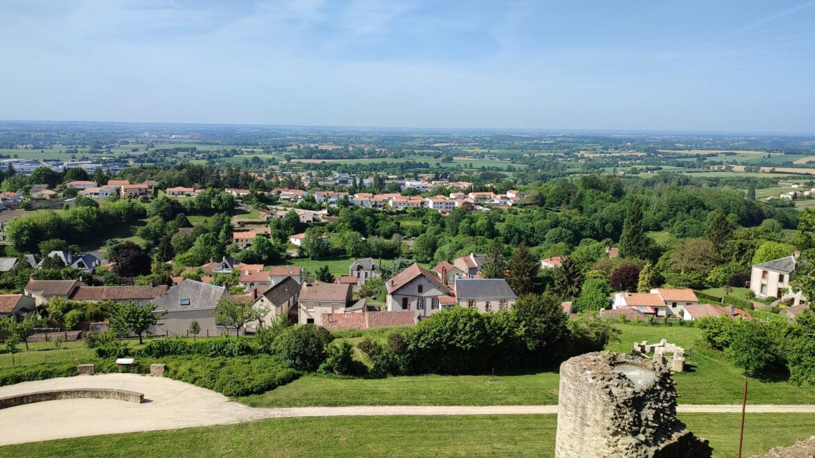 Château de Pouzauges, vue panoramique